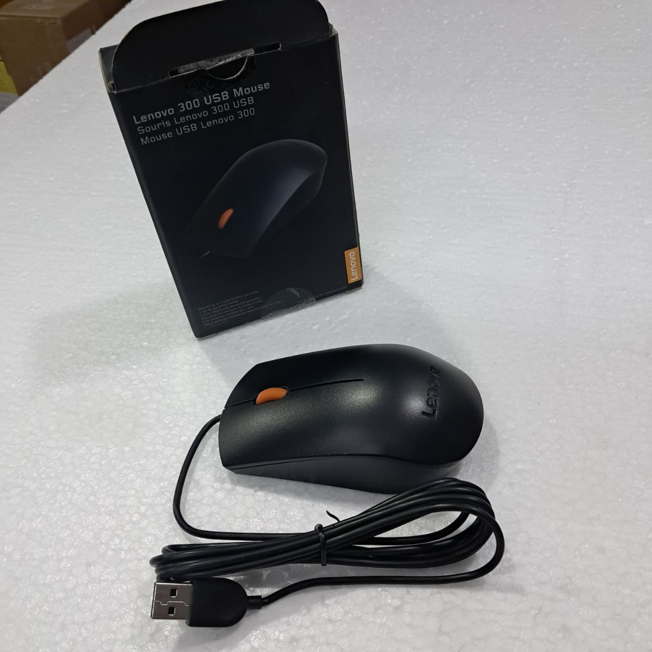 Lenovo 300 Mouse Wired gallery image